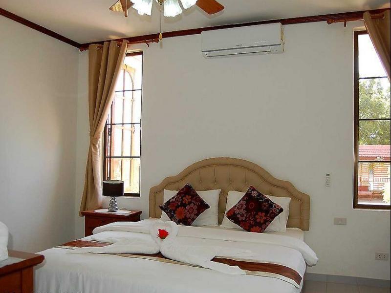 Changthai Comfort Pensión Udon Thani Exterior foto