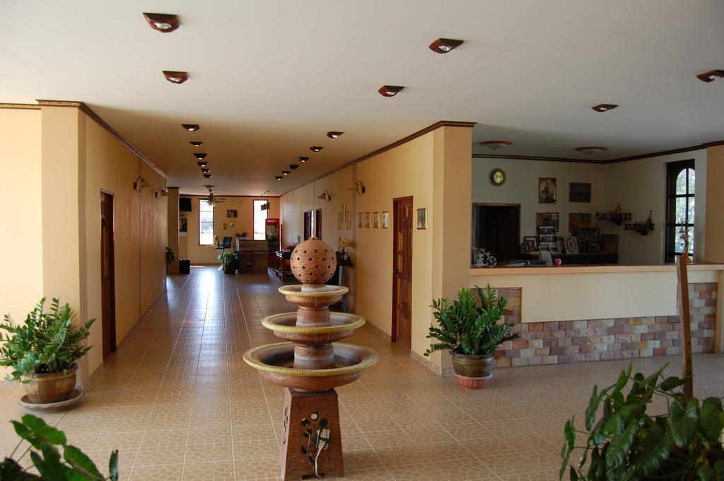 Changthai Comfort Pensión Udon Thani Exterior foto
